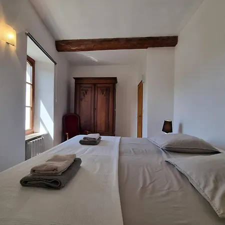 La Roche 12 * Aigues-Vives (Herault)