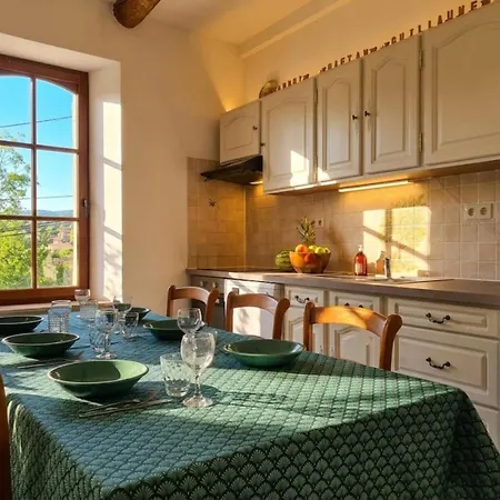 La Roche 12 * Aigues-Vives (Herault)