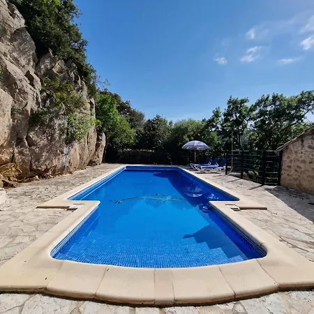 La Roche 12 * Aigues-Vives (Herault)
