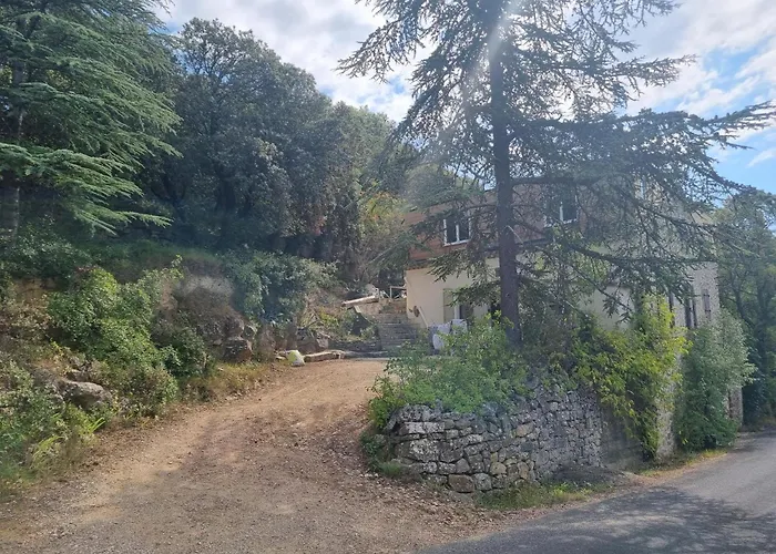 La Roche 12 Aigues-Vives (Herault)